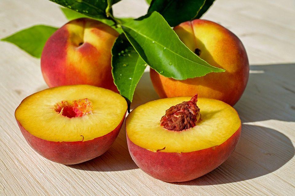 Benefits of Eating Fresh Peaches. istockphoto