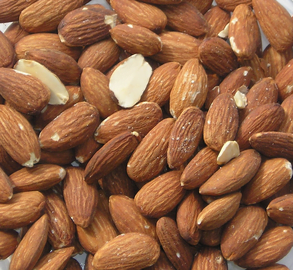 Almond Oil a Protector of Health and Beauty. istockphoto